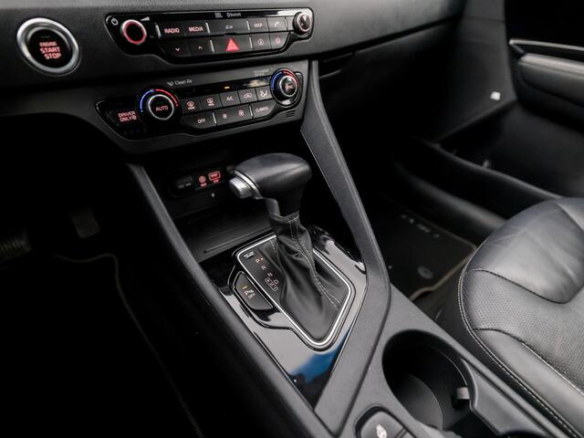 KIA Niro 1.6 GDi Hybrid Executive Automaat (APPLE CARPLAY, NAVIGATIE, JBL AUDIO, CAMERA, STUUR/STOELVERWARMING, ADAPTIVE CRUISE, LEDEREN SPORTSTOELEN, STOELKOELING, KEYLESS, XENON, NIEUWSTAAT)