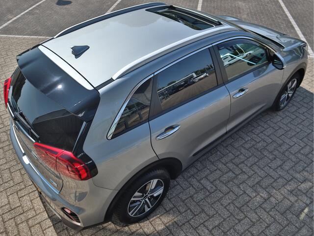 KIA Niro 1.6 GDi Hybrid ExecutiveLine | Navi | Adapt Cr.Control | Schuif/kantel dak |Stoelverw+koeling | PDC