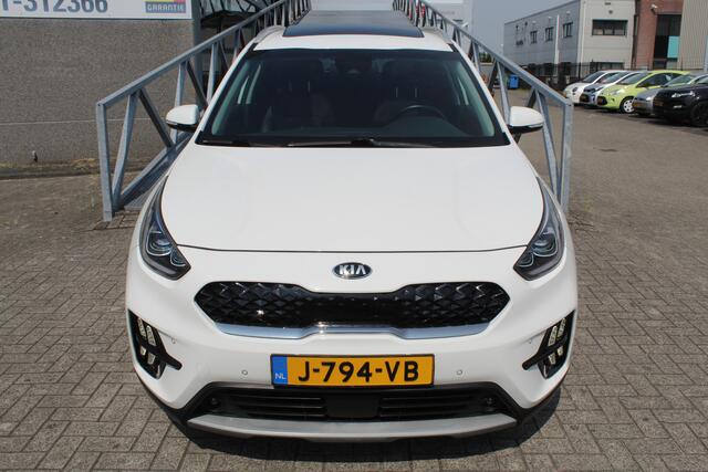 KIA Niro 1.6 GDi Hybrid ExecutiveLine AUTOMAAT/Schuifkantel dak/Navigatie/Elektrisch verstelbare stoelen met memory/Stoelkoeling/Stoelverwarming/Adaptive cruise control/Parkeersensoren rondom/Achteruitrijcamera/Stuurverwarming/Climate control/Dodehoek detectie/Ap