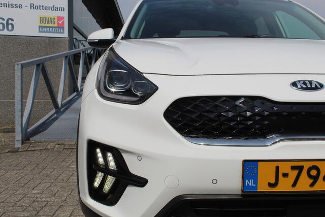 KIA Niro 1.6 GDi Hybrid ExecutiveLine AUTOMAAT/Schuifkantel dak/Navigatie/Elektrisch verstelbare stoelen met memory/Stoelkoeling/Stoelverwarming/Adaptive cruise control/Parkeersensoren rondom/Achteruitrijcamera/Stuurverwarming/Climate control/Dodehoek detectie/Ap
