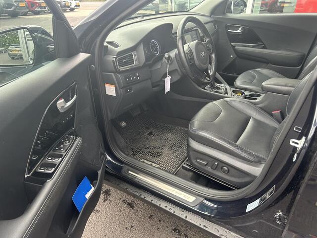 KIA Niro 1.6 GDi Hybrid ExecutiveLine Trekhaak | Stoelverwarming | Stoel Ventilatie voor | Stuurwielverwarming | Navigatie | Ledereninterieur