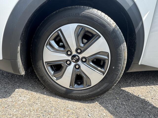 KIA Niro 1.6 GDi Hybrid DynamicLine // NAVI // CAMERA // APPLE CARPLAY / ANDROID AUTO // ADAPTIVE CRUISE // DODENHOEK SENSOR