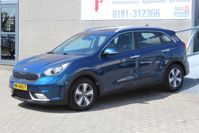 KIA Niro 1.6 GDi Hybrid First Edition AUTOMAAT/Navigatie/Climate control/Achteruitrijcamera/Parkeersensoren/Cruise control/Trekhaak/Lane assist/Apple carplay/Multifunctioneel stuurwiel/Spraakbediening.
