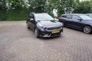 kia-niro-1.6-gdi-hybrid-businesslin