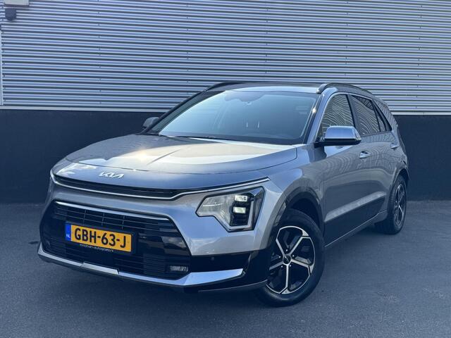 KIA Niro 1.6 GDi Hybrid DynamicPlusLine Schuif-/kanteldak, Head-up display, Stoel- & stuurverwarming, Navigatie, Lederen bekleding, Achteruitrij camera, parkeersensoren, Smart Key, NL-auto, BTW-auto