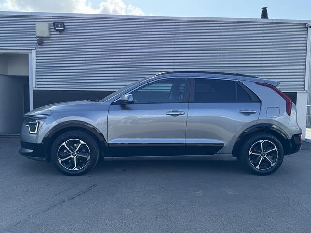 KIA Niro 1.6 GDi Hybrid DynamicPlusLine Schuif-/kanteldak, Head-up display, Stoel- & stuurverwarming, Navigatie, Lederen bekleding, Achteruitrij camera, parkeersensoren, Smart Key, NL-auto, BTW-auto