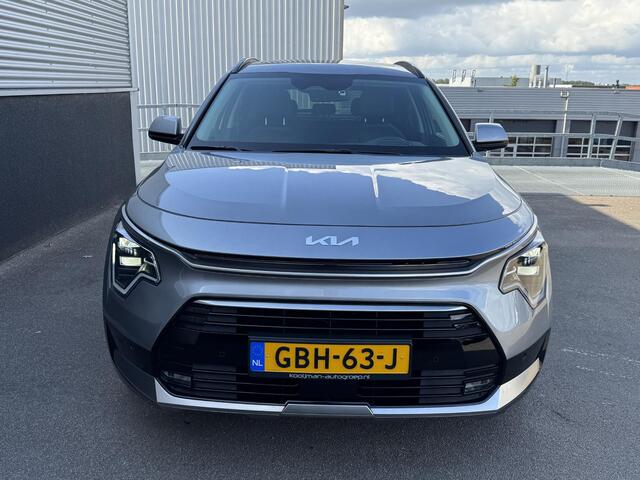 KIA Niro 1.6 GDi Hybrid DynamicPlusLine Schuif-/kanteldak, Head-up display, Stoel- & stuurverwarming, Navigatie, Lederen bekleding, Achteruitrij camera, parkeersensoren, Smart Key, NL-auto, BTW-auto