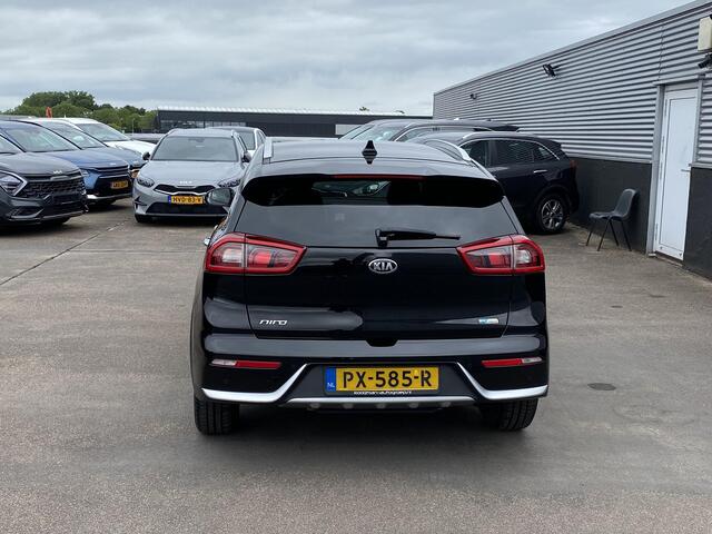 KIA Niro 1.6 GDi Hybrid BusinessLine Lederen bekleding, Stoel- & Stuurwielverwarming, Keyless, navigatie Apple CarPlay/Android Auto, achteruitrij camera, adaptieve cruise control, Navigatie, Dealeronderhouden