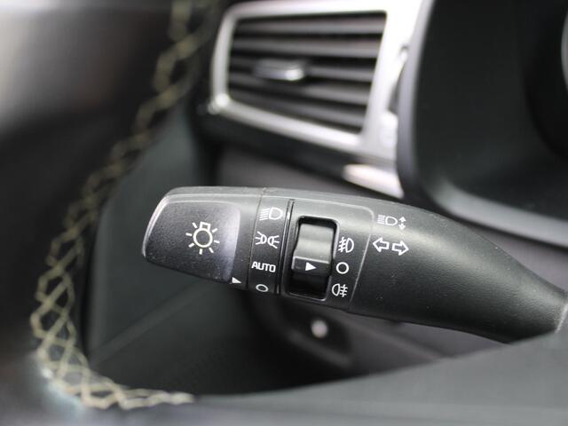 KIA Niro 1.6 GDi Hybrid DynamicLine | Trekhaak | Camera | Clima | Cruise | Navi | Apple Carplay/Android Auto | 16" LM |