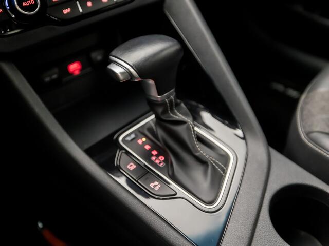 KIA Niro 1.6 GDi Hybrid DynamicLine 142Pk Automaat (APPLE CARPLAY, GROOT NAVI, CAMERA, ADAPTIVE CRUISE, LEDER, SPORTSTOELEN, PARKEERSENSOREN, NIEUWE APK, NIEUWSTAAT)