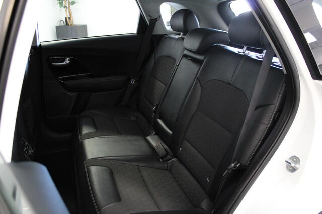 KIA Niro 1.6 GDi PHEV DynamicLine | PLUG-IN | CAMERA | AFN-TRHAAK | NAVIGATIE | D-GLAS | CARPLAY | PDC-V/A |