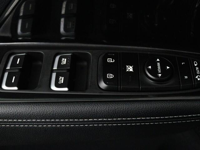 KIA Niro 1.6 GDi Hybrid ExecutiveLine | Leder | Stoelkoeling + Stoelverwaming | Camera | Nederlandse Auto | NAP |