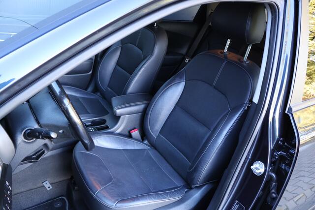 KIA Niro 1.6 GDi Hybrid ExecutiveLine | Origineel NL | Leder | Camera | JBL Audio | Winter Pakket | ACC | Stoelverkoeling |