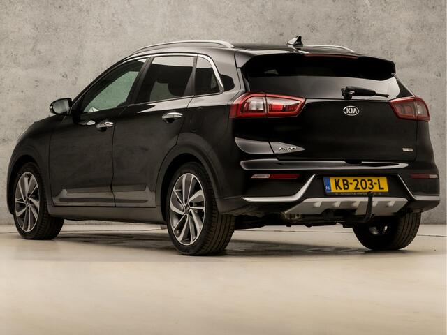 KIA Niro 1.6 GDi Hybrid Sport 142Pk Automaat (APPLE CARPLAY, NAVIGATIE, LEDEREN SPORTSTOELEN, STUUR/STOELVERWARMING, CAMERA, ADAPTIVE CRUISE, STOELKOELING, KEYLESS, TREKHAAK, NIEUWE APK, NIEUWSTAAT)