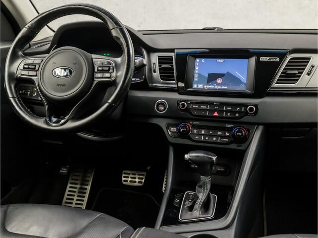 KIA Niro 1.6 GDi Hybrid Sport 142Pk Automaat (APPLE CARPLAY, NAVIGATIE, LEDEREN SPORTSTOELEN, STUUR/STOELVERWARMING, CAMERA, ADAPTIVE CRUISE, STOELKOELING, KEYLESS, TREKHAAK, NIEUWE APK, NIEUWSTAAT)