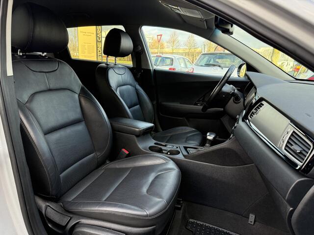 KIA Niro 1.6 GDi Hybrid SportsLine 2e Eigenaar,Camera,Navi,Leder,Clima,Cruise,Stoelverw.Stuurverw.Stoelventilatie,Pdc,Lm velgen,N.A.P,Nieuwe Apk bij Aflevering