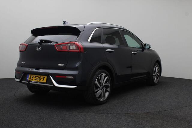 KIA Niro 1.6 GDi Hybrid SportsLine 2017 NAP | Navigatie | Airco | Cruise control | Stuurwielverwarming | Stoel verwarming + ventilatie | Trekhaak | Camera | Bluetooth | Lederen bekleding |