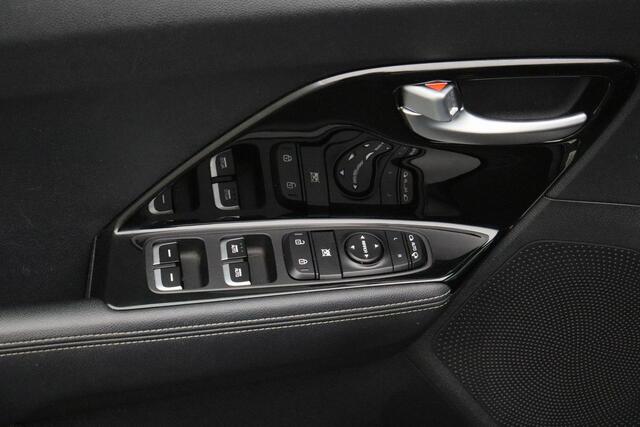 KIA Niro 1.6 GDi Hybrid SportsLine 2017 NAP | Navigatie | Airco | Cruise control | Stuurwielverwarming | Stoel verwarming + ventilatie | Trekhaak | Camera | Bluetooth | Lederen bekleding |