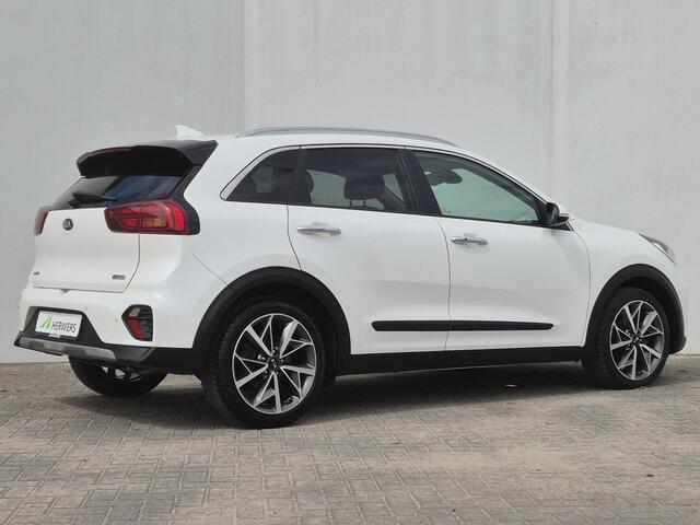 KIA Niro 1.6 GDi Hybrid DynamicPlusLine Automaat / Apple Carplay & Android Auto / Stuur & Stoelverwarming / Adaptieve Cruise Control / Achteruitrijcamera / Climate Control / Parkeersensoren Voor & Achter / Lichtmetalen Velgen / Navigatie / JBL Audio /
