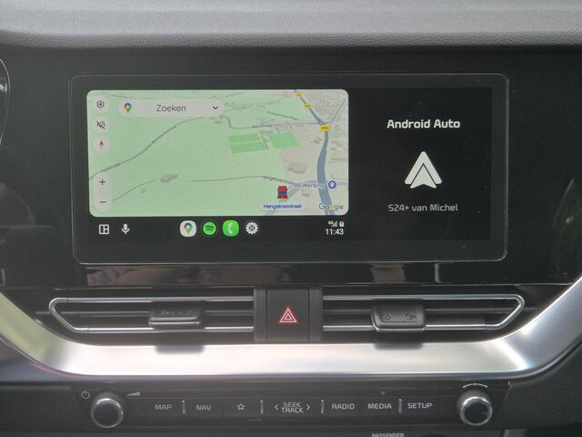 KIA Niro 1.6 GDi Hybrid DynamicPlusLine Automaat / Apple Carplay & Android Auto / Stuur & Stoelverwarming / Adaptieve Cruise Control / Achteruitrijcamera / Climate Control / Parkeersensoren Voor & Achter / Lichtmetalen Velgen / Navigatie / JBL Audio /