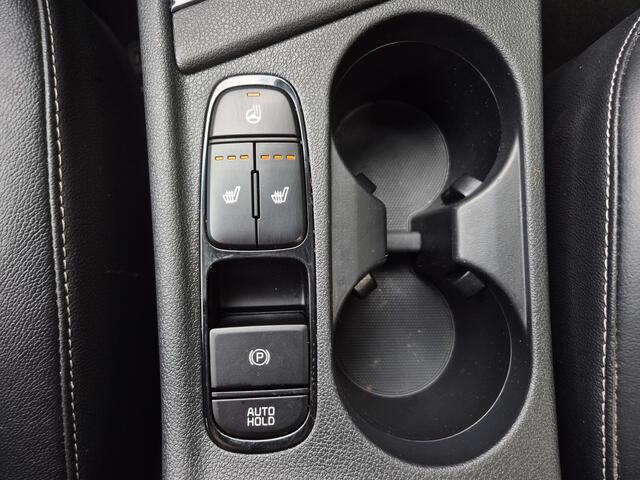 KIA Niro 1.6 GDi Hybrid DynamicPlusLine Automaat / Apple Carplay & Android Auto / Stuur & Stoelverwarming / Adaptieve Cruise Control / Achteruitrijcamera / Climate Control / Parkeersensoren Voor & Achter / Lichtmetalen Velgen / Navigatie / JBL Audio /