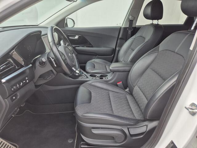 KIA Niro 1.6 GDi Hybrid DynamicPlusLine Automaat / Apple Carplay & Android Auto / Stuur & Stoelverwarming / Adaptieve Cruise Control / Achteruitrijcamera / Climate Control / Parkeersensoren Voor & Achter / Lichtmetalen Velgen / Navigatie / JBL Audio /