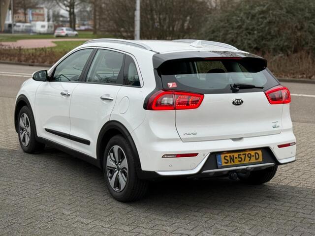 KIA Niro 1.6 HYBRID A/T TREKHAAK CAMERA NAVI