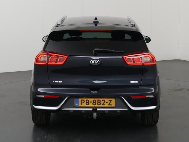 KIA Niro 1.6 GDi Hybrid ExecutiveLine | Trekhaak | JBL | Stoelverwarming & Verkoeling | Achteruitrijcamera | Dodehoekdetectie | Climate Control | Lederen bekleding | Apple Carplay / Android Auto |