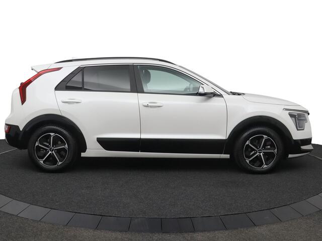KIA Niro 1.6 GDi Hybrid DynamicPlusLine Automaat - Trekhaak - All Season - Schuif-/kanteldak - Stoel-/stuurverwarming - Head-Up Display - Fabrieksgarantie tot 04-2031