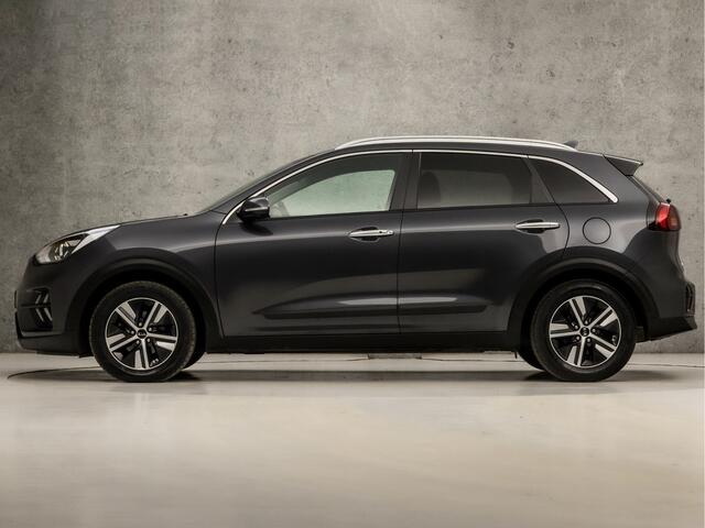 KIA Niro 1.6 GDi Hybrid DynamicLine Automaat (APPLE CARPLAY, GROOT NAVI, CAMERA, LEDER, SPORTSTOELEN, ADAPTIVE CRUISE, KEYLESS, GETINT GLAS, NIEUWE APK, NIEUWSTAAT)