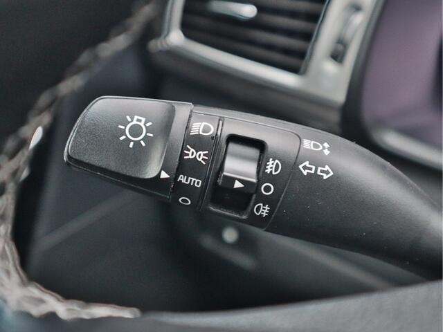 KIA Niro 1.6 GDi Hybrid DynamicLine | Afneembare Trekhaak | Navigatie | Camera | ECC-Airco |