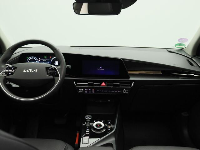 KIA Niro 1.6 GDi Hybrid DynamicPlusLine | Trekhaak | 4-season banden | Parkeersensoren v+a met achteruitrijcamera | Zonnedak | Metaalkleur |
