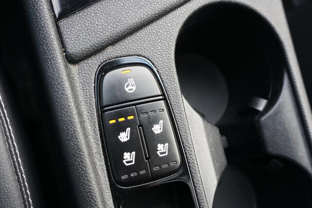 KIA Niro 1.6 GDi Hybrid ExecutiveLine | OPEN DAK | LEDER | XENON | STOEL/STUUR VERW. + KOELING | TREKHAAK | JBL |