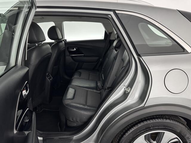KIA Niro 1.6 GDi Hybrid ExecutiveLine (INCL.BTW) Aut. *LEATHER-FABRIC | NAVI-FULLMAP | KEYLESS | CAMERA | COMFORT-SEATS | DIGI-COCKPIT | LANE-ASSIST | ECC | CARPLAY | PDC | TOWBAR | 16''ALU*