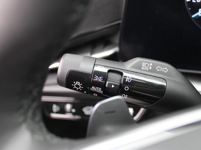 KIA Niro 1.6 GDi Hybrid ExecutiveLine | Stuur-/stoelverwarming + ventilatie | Leer | Schuifdak | 18" LM | Camera | Cruise adapt. | HUD | All seasons |