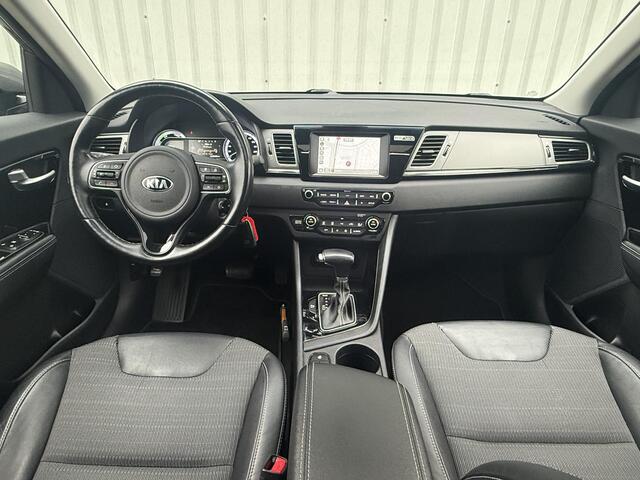 KIA Niro 1.6 GDi Hybrid Edition / NL Auto / Herwers Onderhouden / Schuif/Kanteldak / Trekhaak 1300 KG / Half Lederen Bekleding / Navigatie / Apple CarPlay/Android Auto / Stoel- en Stuurverwarming / Camera / Climate Control / Cruise Control / Winterset /