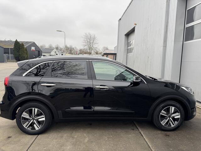 KIA Niro 1.6 GDi Hybrid ExecutiveLine 1e EIG. leer st. verw. zeer luxe uitvoering. prijs incl. BTW.