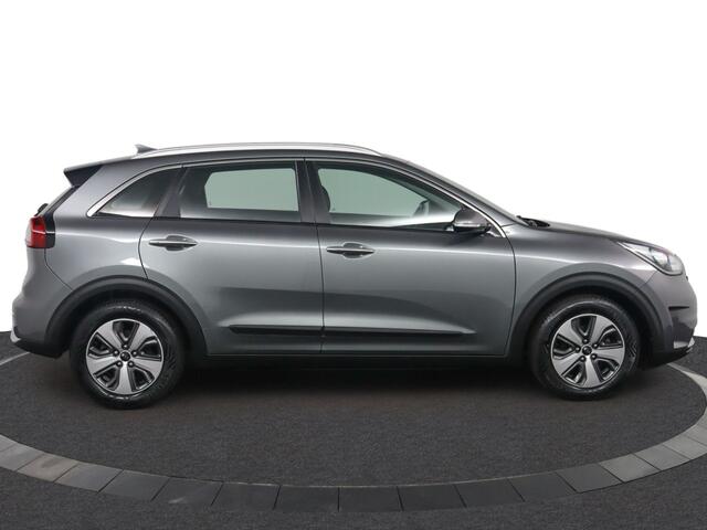 KIA Niro 1.6 GDi Hybrid DynamicLine - Navigatie - Camera - All-Season banden - Airco - Dealer onderhouden - Virena Zekerheidspakket 895, -