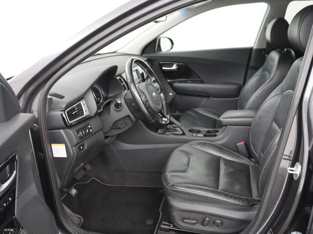 KIA Niro 1.6 GDi Hybrid ExecutiveLine | Stoelventilatie | Leder | Adaptive cruise | Trekhaak | JBL Sound | Carplay | Achterbankverwarming | Camera | Navigatie | Bi-Xenon | Memory | Climate control