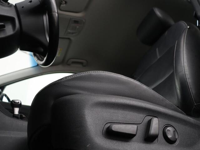 KIA Niro 1.6 GDi Hybrid ExecutiveLine | Stoelventilatie | Leder | Adaptive cruise | Trekhaak | JBL Sound | Carplay | Achterbankverwarming | Camera | Navigatie | Bi-Xenon | Memory | Climate control