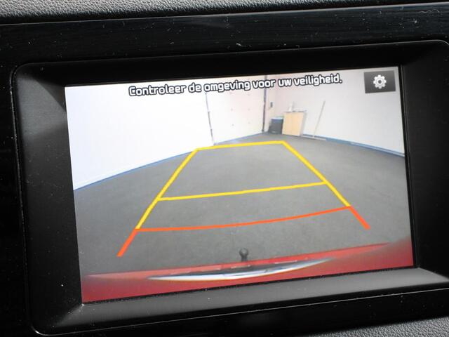 KIA Niro 1.6 GDi Automaat Hybrid DynamicLine | Trekhaak | Navigatie | Camera | Parkeer sensoren V+A | Cruise Control | Lichtmetalen Velgen | Extra getint glas | Keyless