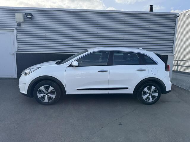 KIA Niro 1.6 GDi Hybrid First Edition Trekhaak, Navigatie, Dealeronderhouden, NL-auto! Achteruitrijcamera, Climate control, Cruise control