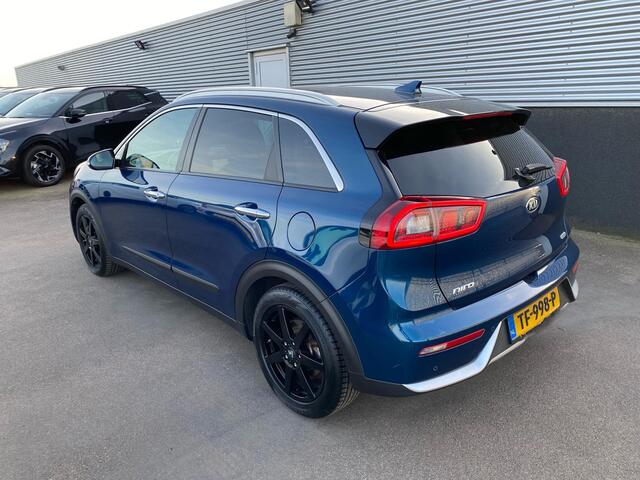 KIA Niro 1.6 GDi Hybrid Design Edition Schuif/kanteldak, Navigatie, Nieuw geleverd en complete onderhoudshistorie, Stoel- & Stuurwiel verwarmd.