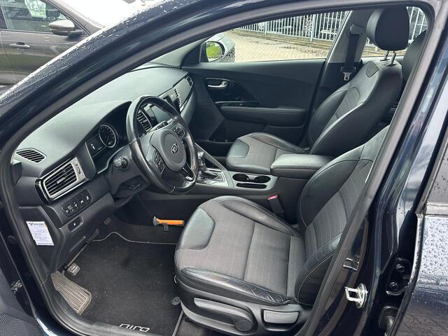 KIA Niro BWJ 2017 | 1.6 GDi 142PK Hyb. Dynamic l. | TREKHAAK | CLIMA | NAVI | CAMERA A | CARPLAY | LEDER/STOF | PDC |