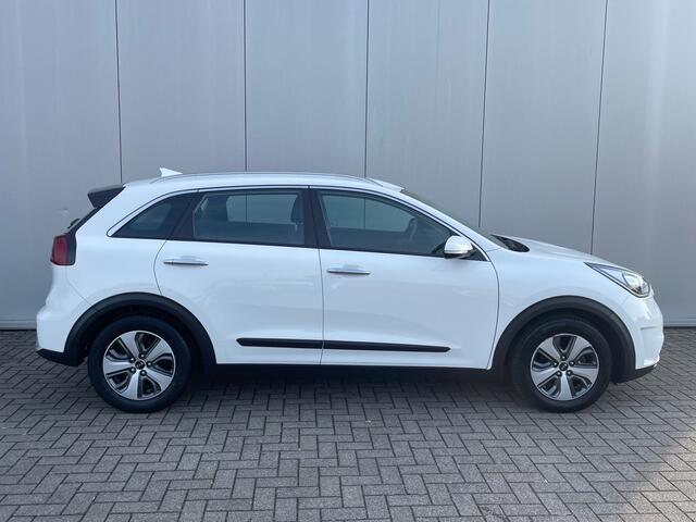 KIA Niro 1.6 GDi Hybrid DynamicLine Navigatie, Climate Control, Cruise Control, Afn.Trekhaak, Achteruitrijcamera