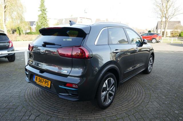 KIA Niro DYNAMIC PLUSLINE 64 KWH SOH 100% SCHUIFDAK/STUUR+STOELVERW.