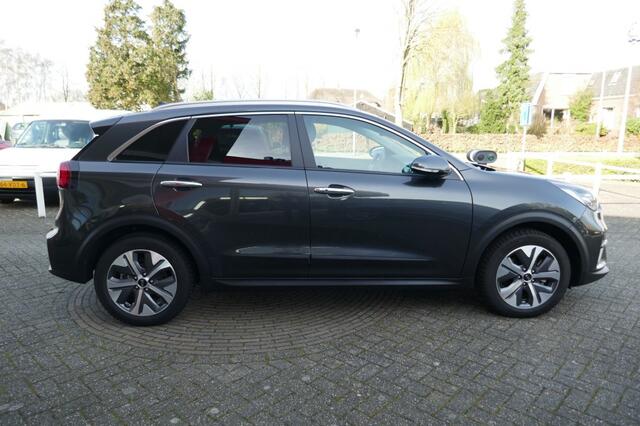 KIA Niro DYNAMIC PLUSLINE 64 KWH SOH 100% SCHUIFDAK/STUUR+STOELVERW.