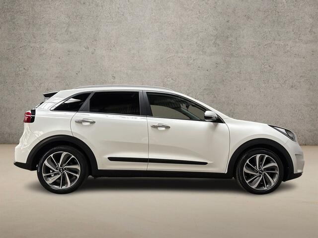 KIA Niro 1.6 GDi Hybrid ExecutiveLine Automaat (APPLE CARPLAY, NAVIGATIE, STUUR/STOELVERWARMING, LEDER, CAMERA, SPORTSTOELEN, GETINT GLAS, KEYLESS, NIEUWSTAAT)