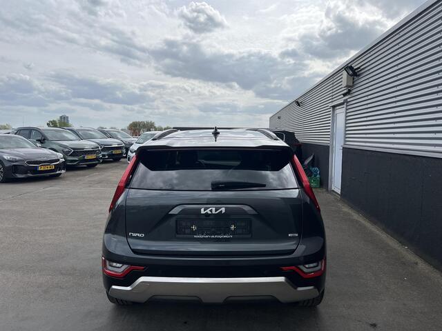 KIA Niro 1.6 GDi Hybrid DynamicPlusLine edition Lederen bekleding, Elektrisch verstelbare bestuurdersstoel, 18" LMV, Stoel- & Stuurwiel verwarmd, Elektrische achterklep, Privacy glass,