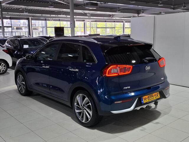 KIA Niro 1.6 GDi Hybrid ExecutiveLine Trekhaak, Stoel en Stuur verwarming, Schuif kantel dak, Apple Carplay/Android Auto, Navigatie, Camera.